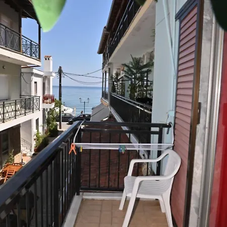Faros Aparthotel 3*